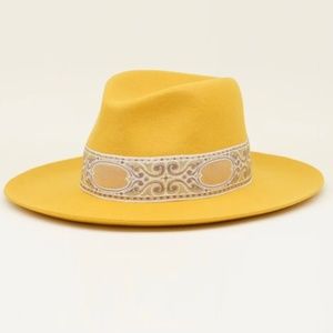 Olive and Pique Maxine Structured Wool Felt hat EUC like new